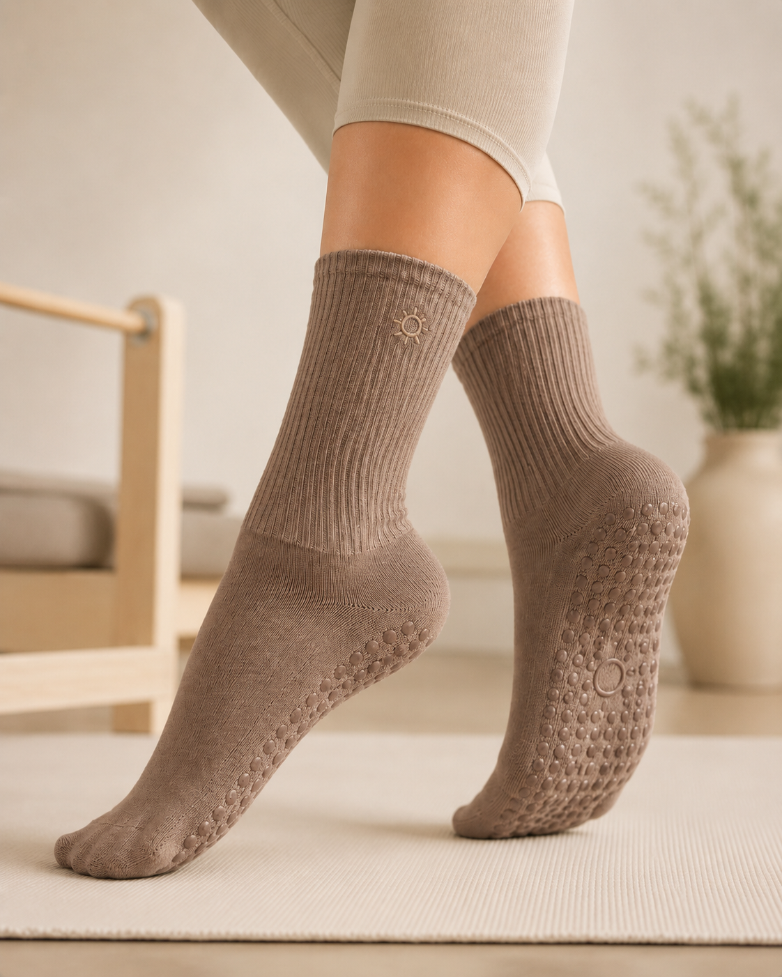 SOLA Grip Socks — Mocha